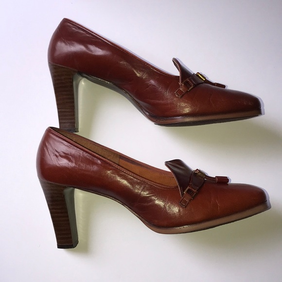 Vintage Red Cross shoes - Picture 2 of 6